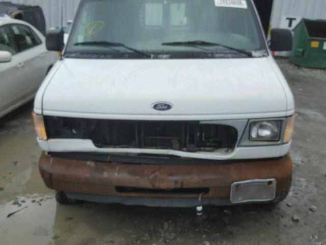 1FTSS34F62HA95672 - 2002 FORD ECONOLINE WHITE photo 9