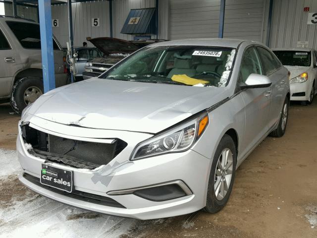 5NPE24AF2GH371829 - 2016 HYUNDAI SONATA SE SILVER photo 2