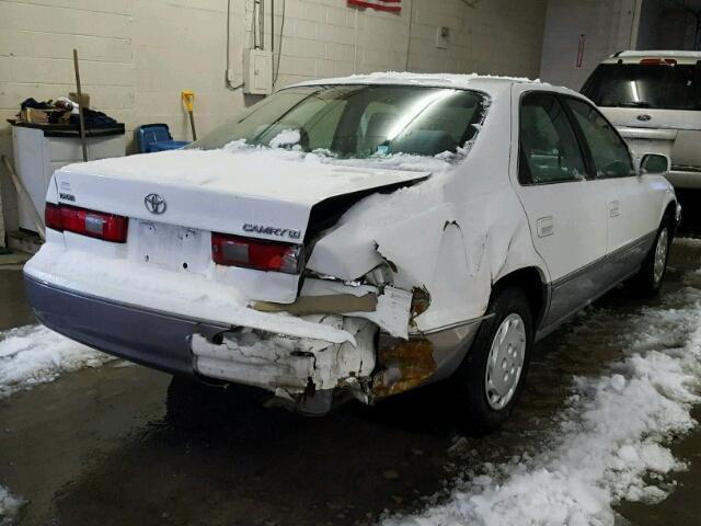 4T1BG22K6XU871322 - 1999 TOYOTA CAMRY CE WHITE photo 4