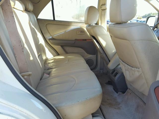 JT6HF10UXY0143132 - 2000 LEXUS RX 300 WHITE photo 6