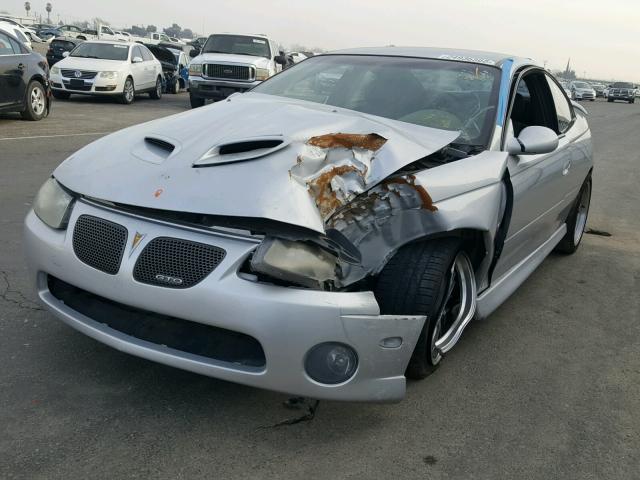 6G2VX12U55L353581 - 2005 PONTIAC GTO SILVER photo 2