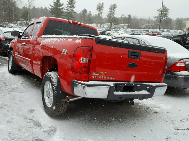 1GCRKSE34BZ437031 - 2011 CHEVROLET SILVERADO RED photo 3