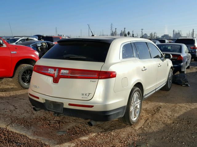 2LMHJ5AT5EBL56939 - 2014 LINCOLN MKT CREAM photo 4