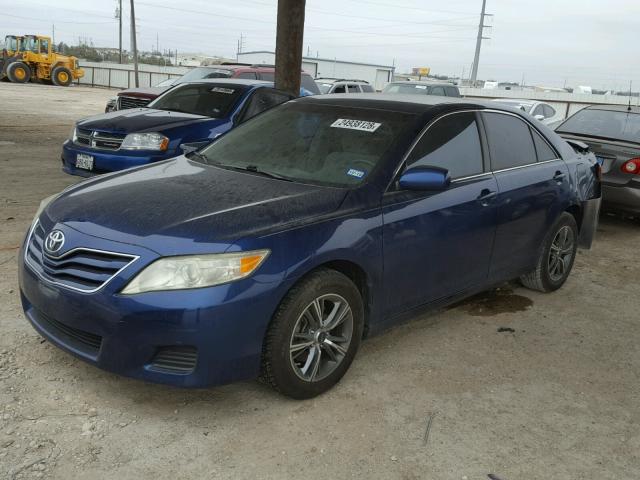 4T1BF3EK3BU642447 - 2011 TOYOTA CAMRY BASE BLUE photo 2