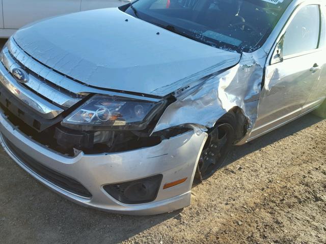 3FAHP0HA9BR105690 - 2011 FORD FUSION SE SILVER photo 9