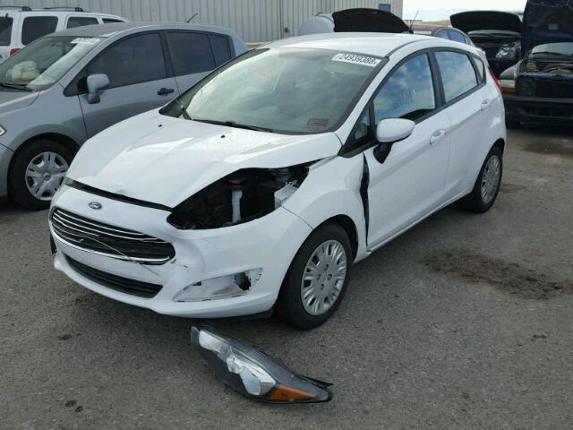 3FADP4TJ0GM172213 - 2016 FORD FIESTA S WHITE photo 2