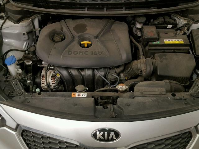 KNAFX4A62G5552786 - 2016 KIA FORTE LX SILVER photo 7