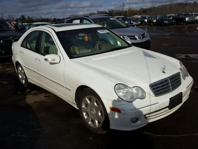 WDBRF87J66F784112 - 2006 MERCEDES-BENZ C 350 4MAT WHITE photo 1