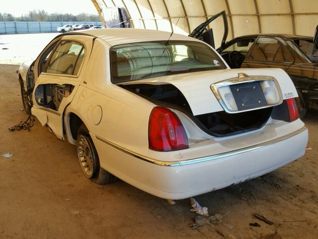 1LNHM83W0XY617184 - 1999 LINCOLN TOWN CAR C WHITE photo 3