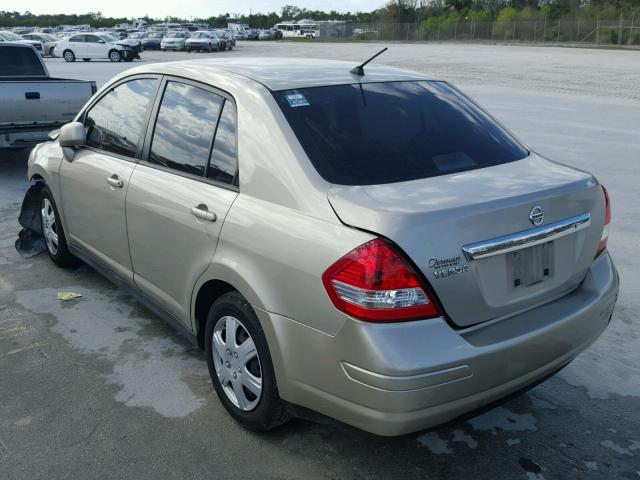 3N1BC11E79L491623 - 2009 NISSAN VERSA S GOLD photo 3