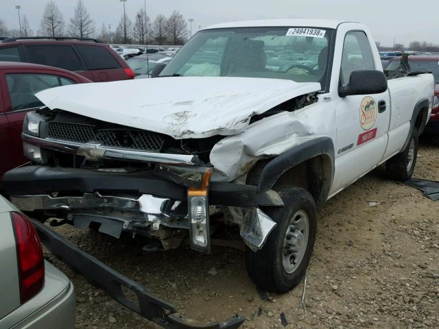 1GCHK24UX4E146999 - 2004 CHEVROLET SILVERADO WHITE photo 2