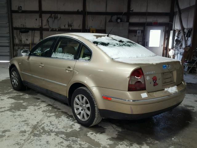 WVWPD63B72P356555 - 2002 VOLKSWAGEN PASSAT GLS GOLD photo 3