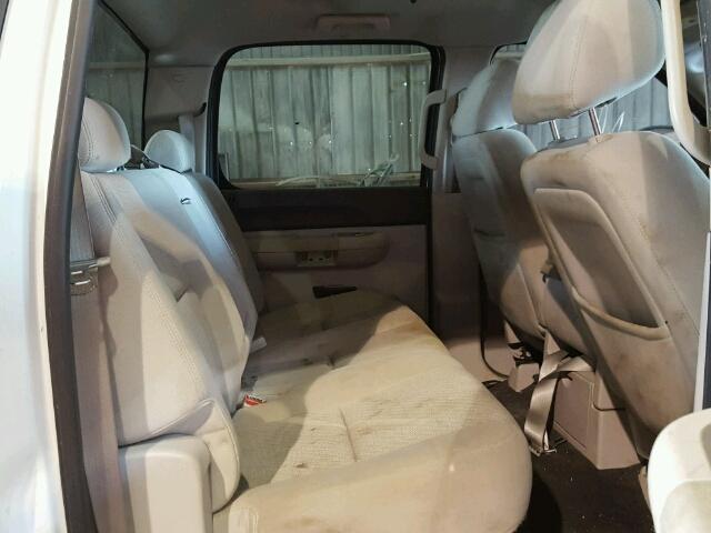 3GCPKSE32BG406075 - 2011 CHEVROLET SILVERADO WHITE photo 6