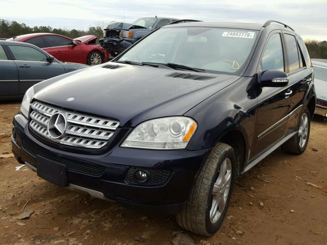 4JGBB86EX8A384200 - 2008 MERCEDES-BENZ ML 350 BLUE photo 2