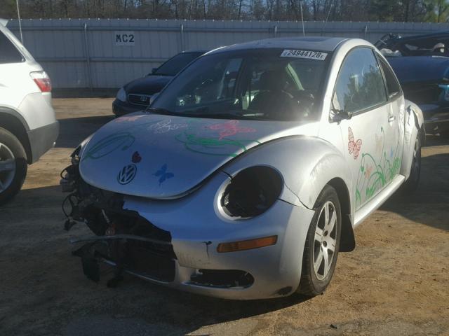 3VWRW31C86M413271 - 2006 VOLKSWAGEN NEW BEETLE 银色 照片 2