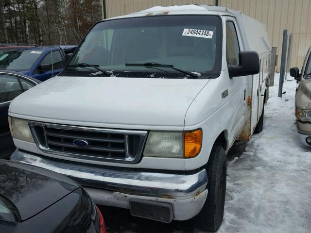 1FDSE35L04HA19004 - 2004 FORD ECONOLINE WHITE photo 2