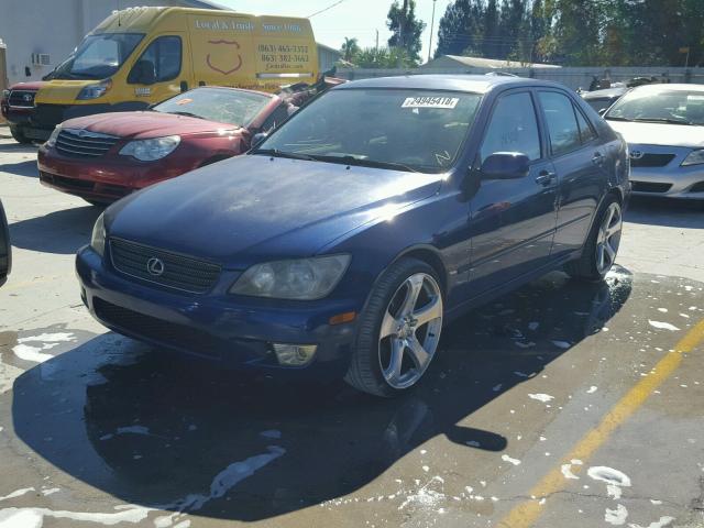 JTHBD182410018624 - 2001 LEXUS IS 300 BLUE photo 2