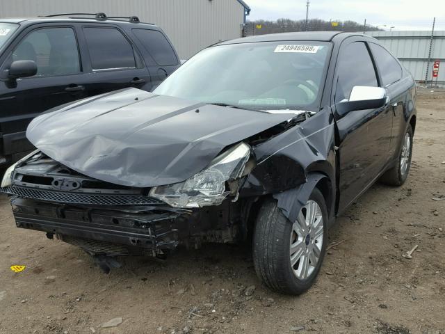 1FAHP33N68W251773 - 2008 FORD FOCUS SE BLACK photo 2