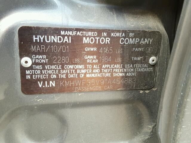 KMHWF35V91A454883 - 2001 HYUNDAI SONATA GLS GRAY photo 10