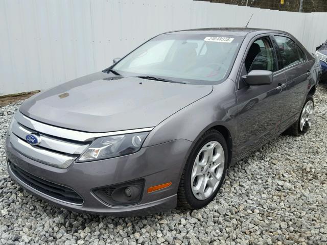 3FAHP0HA0BR278949 - 2011 FORD FUSION SE GRAY photo 2