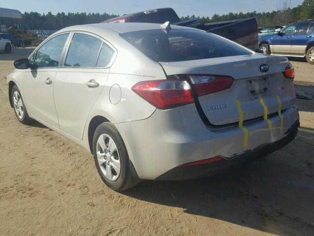 KNAFK4A67F5267479 - 2015 KIA FORTE LX WHITE photo 3