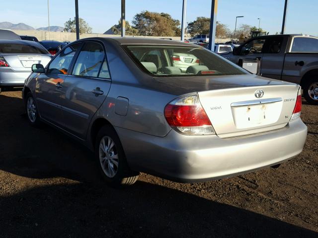 4T1BF32K55U591672 - 2005 TOYOTA CAMRY LE GRAY photo 3