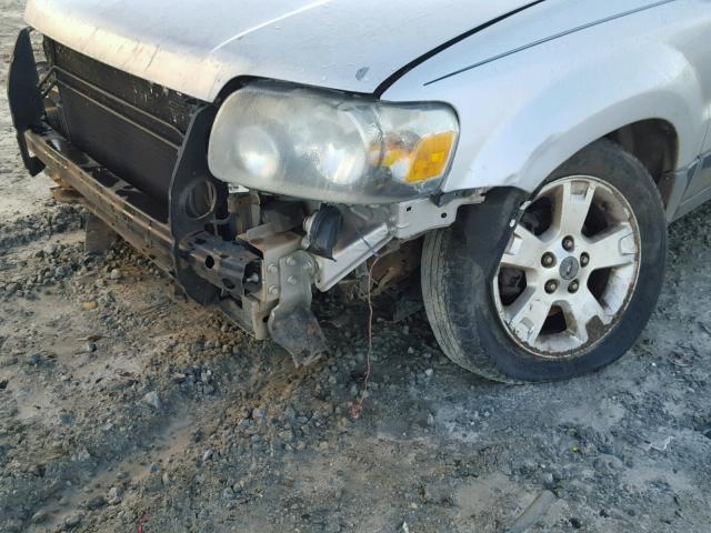 1FMYU03135KE15638 - 2005 FORD ESCAPE XLT SILVER photo 9