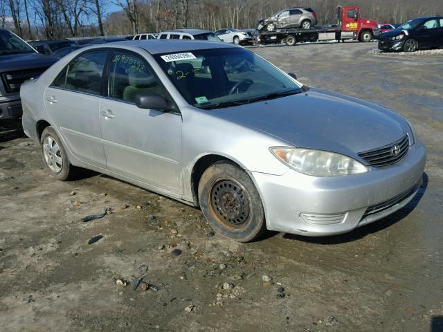 4T1BE32K25U386975 - 2005 TOYOTA CAMRY LE GRAY photo 1