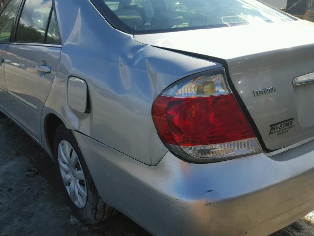 4T1BE32K25U386975 - 2005 TOYOTA CAMRY LE GRAY photo 9