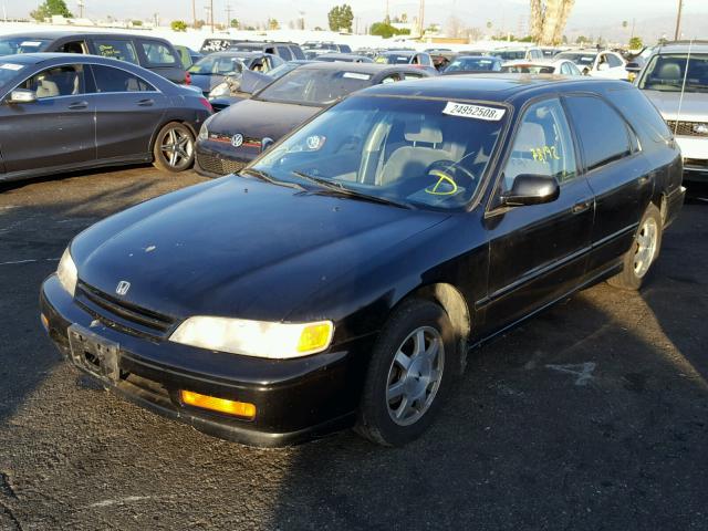 1HGCE1895SA007046 - 1995 HONDA ACCORD EX BLACK photo 2