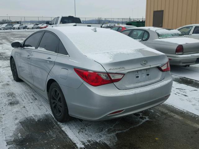 5NPEB4AC4BH088850 - 2011 HYUNDAI SONATA GLS SILVER photo 3