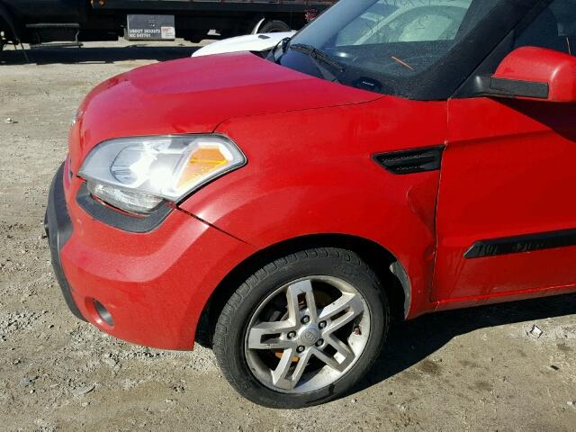 KNDJT2A25B7330976 - 2011 KIA SOUL + RED photo 9