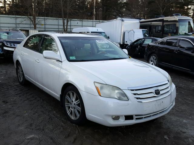 4T1BK36B66U121044 - 2006 TOYOTA AVALON XL WHITE photo 1