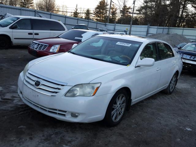 4T1BK36B66U121044 - 2006 TOYOTA AVALON XL WHITE photo 2