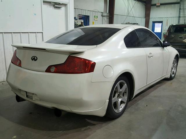 JNKCV54E24M810261 - 2004 INFINITI G35 WHITE photo 4