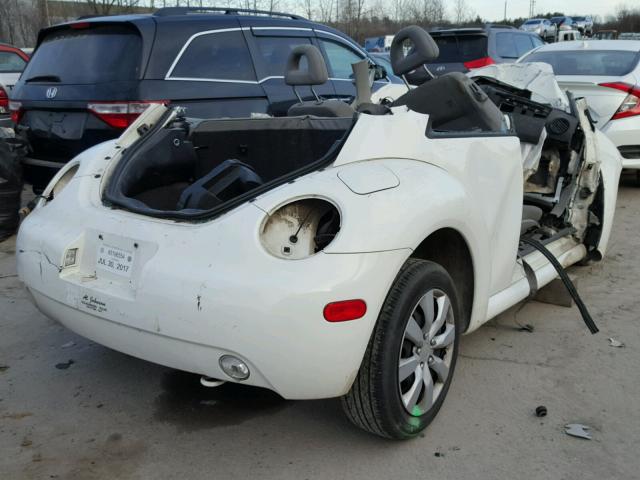 3VWCP21CX1M473347 - 2001 VOLKSWAGEN NEW BEETLE 白色 照片 4