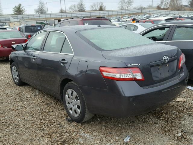 4T1BF3EK4BU649603 - 2011 TOYOTA CAMRY BASE GRAY photo 3