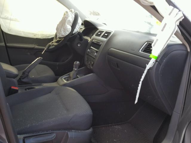 3VW1K7AJXEM383039 - 2014 VOLKSWAGEN JETTA BASE GRAY photo 5