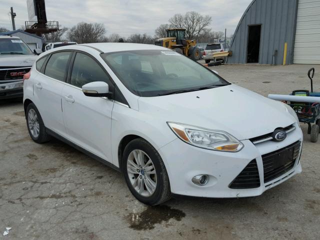 1FAHP3M2XCL252519 - 2012 FORD FOCUS SEL WHITE photo 1