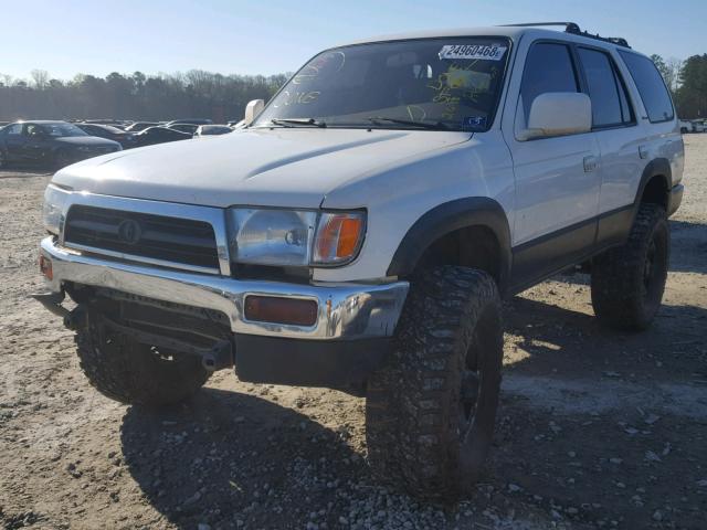 JT3HN87R6W9018051 - 1998 TOYOTA 4RUNNER SR WHITE photo 2