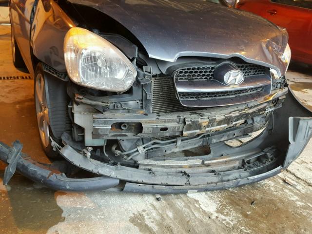 KMHCN36C78U079457 - 2008 HYUNDAI ACCENT SE GRAY photo 9