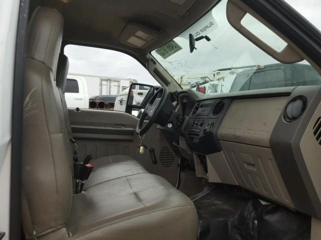 1FDNF20568ED26357 - 2008 FORD F250 SUPER WHITE photo 5