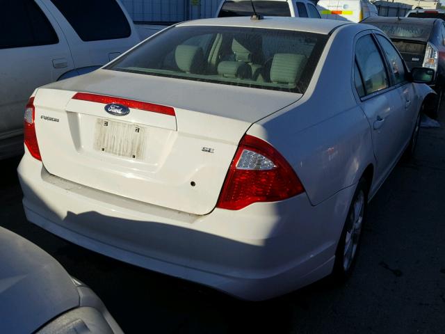 3FAHP0HA2CR250670 - 2012 FORD FUSION SE WHITE photo 4