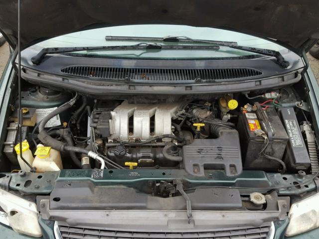 1C4GT54L8XB610962 - 1999 CHRYSLER TOWN & COU GREEN photo 7