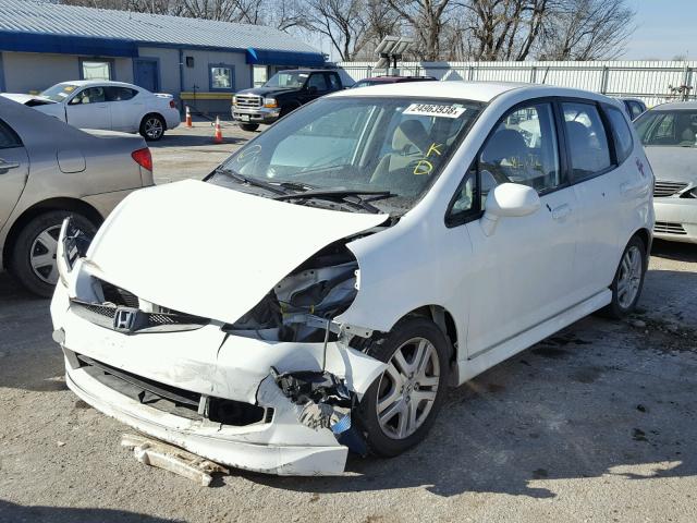 JHMGD38647S030354 - 2007 HONDA FIT S WHITE photo 2