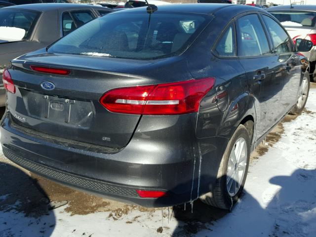 1FADP3F22HL300047 - 2017 FORD FOCUS SE GRAY photo 4