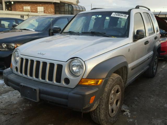 1J4GL48K36W231056 - 2006 JEEP LIBERTY SP SILVER photo 2