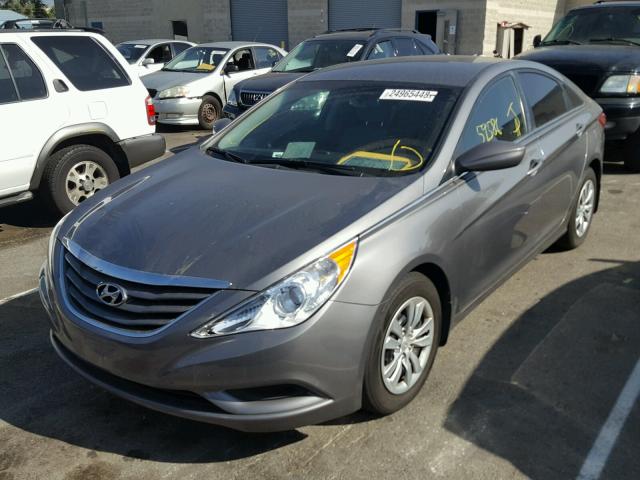 5NPEB4AC2CH397945 - 2012 HYUNDAI SONATA GLS CHARCOAL photo 2