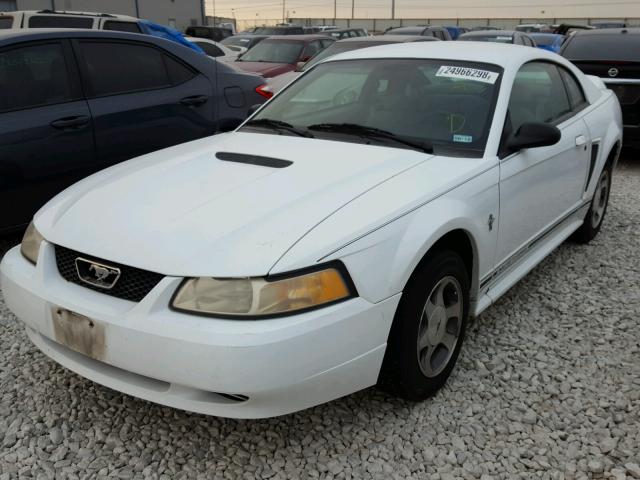 1FAFP404XYF272604 - 2000 FORD MUSTANG WHITE photo 2