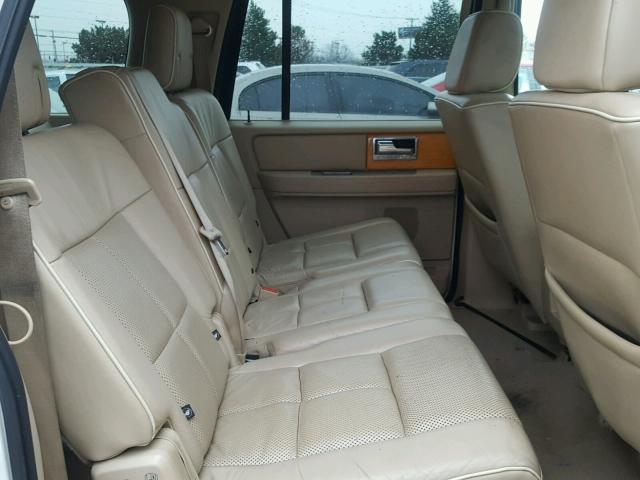 5LMFL28527LJ10790 - 2007 LINCOLN NAVIGATOR WHITE photo 6